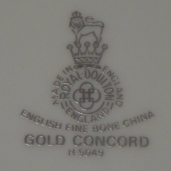 David Griffin Fine Art Commemorative Plate featuring Toronto Landmarks - Picture 3 of 4